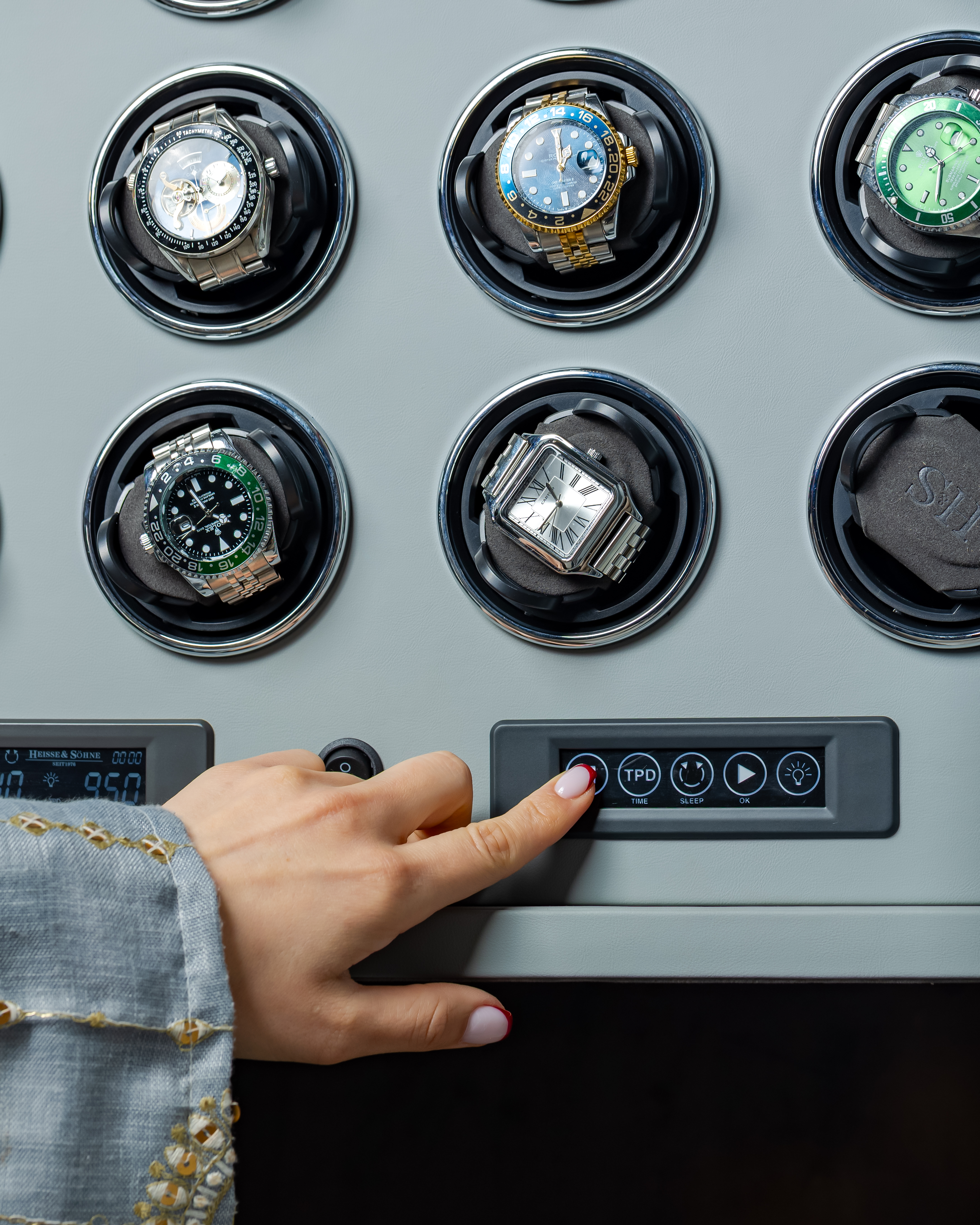 Heisse & Söhne precision watch winder detail